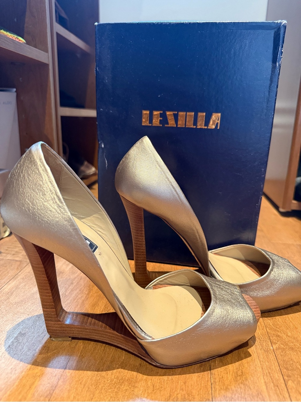 Le Silla Vero Cuoio Champagne Metallic Peep-Toe Wedge Heels
